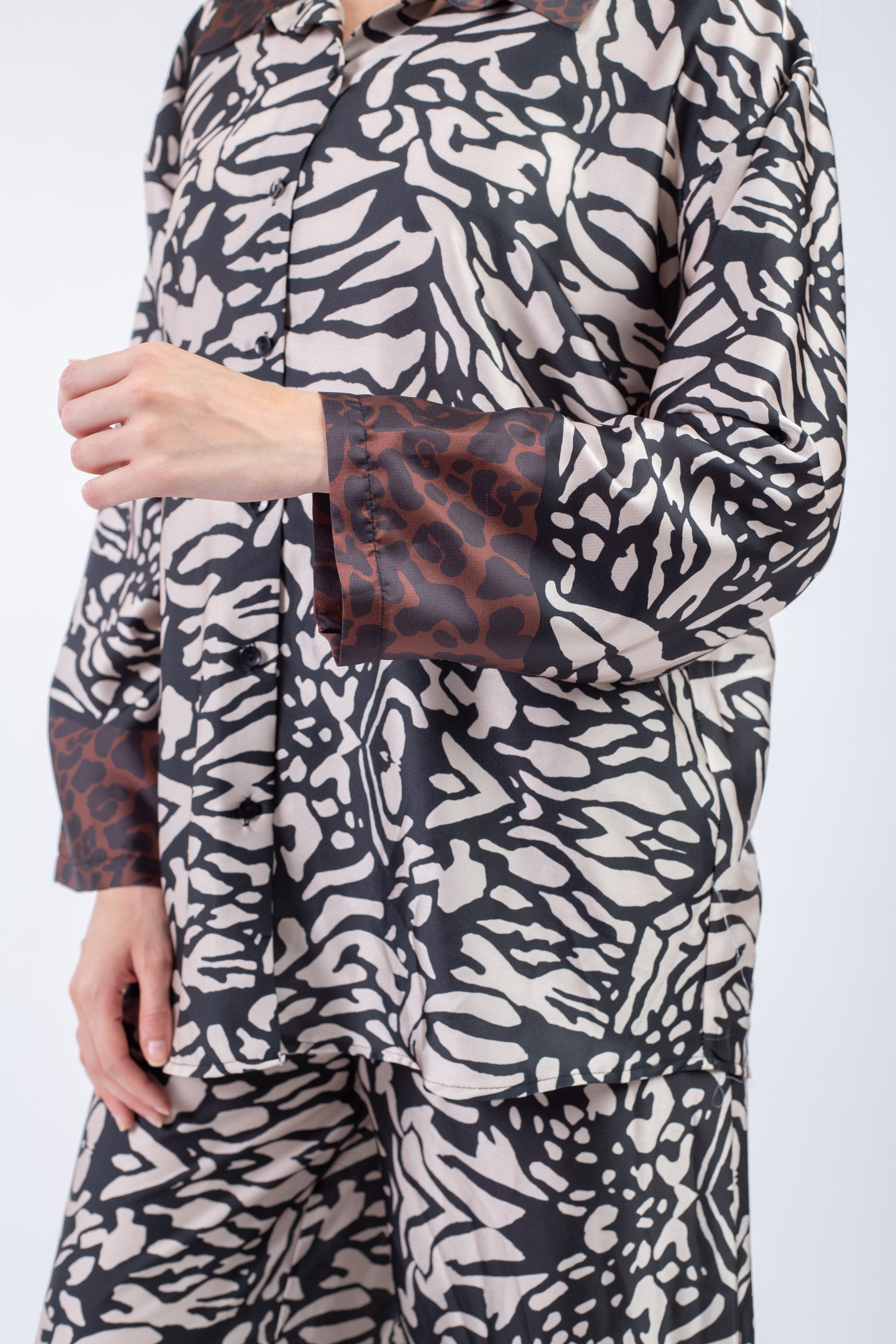 Satin patterned Set